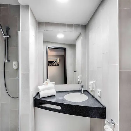 Wolfsburg-weyhausen Hotel 3*